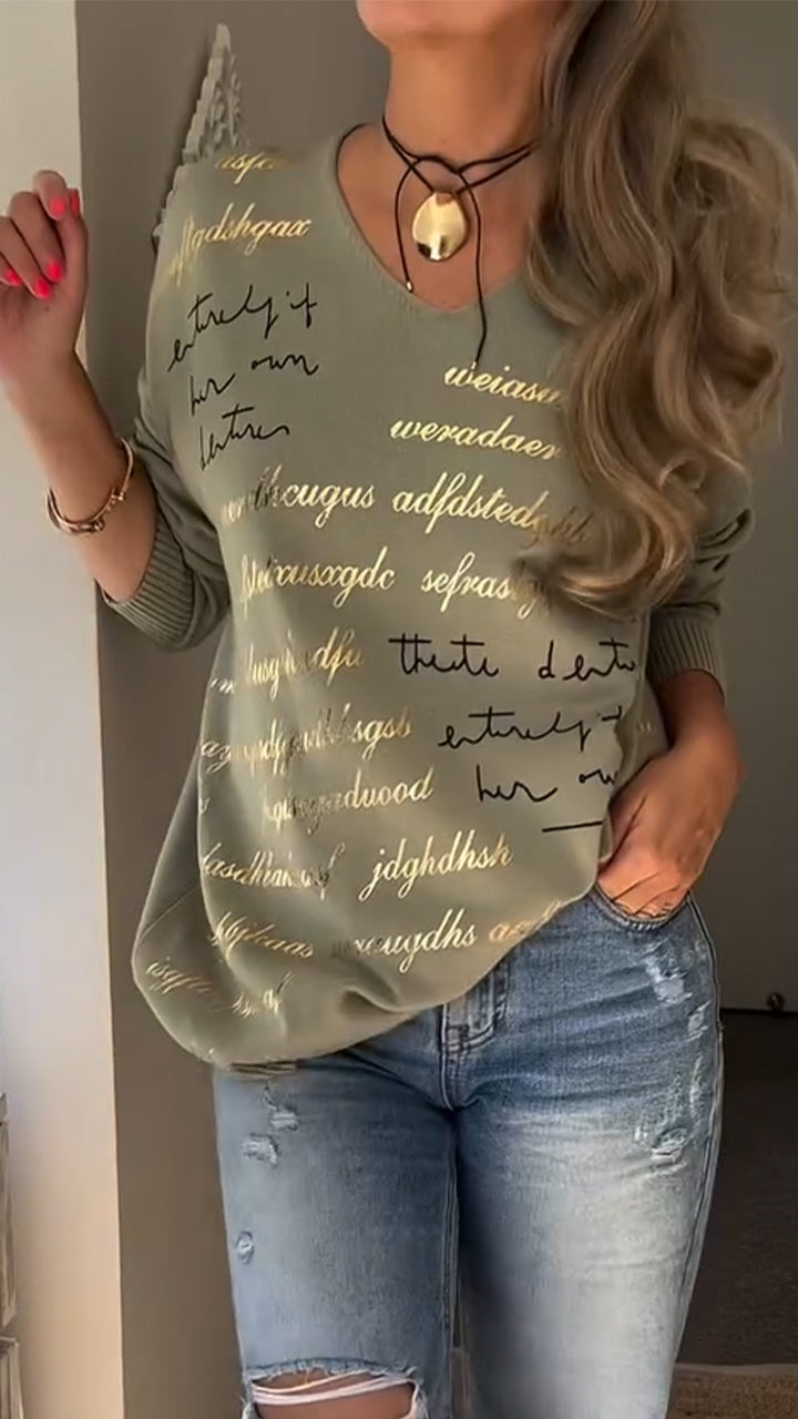 Dámský ležérní top s výstřihem do V a potiskem písmen