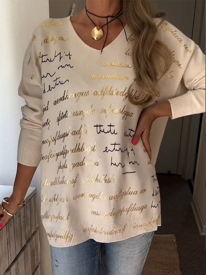 Dámský ležérní top s výstřihem do V a potiskem písmen